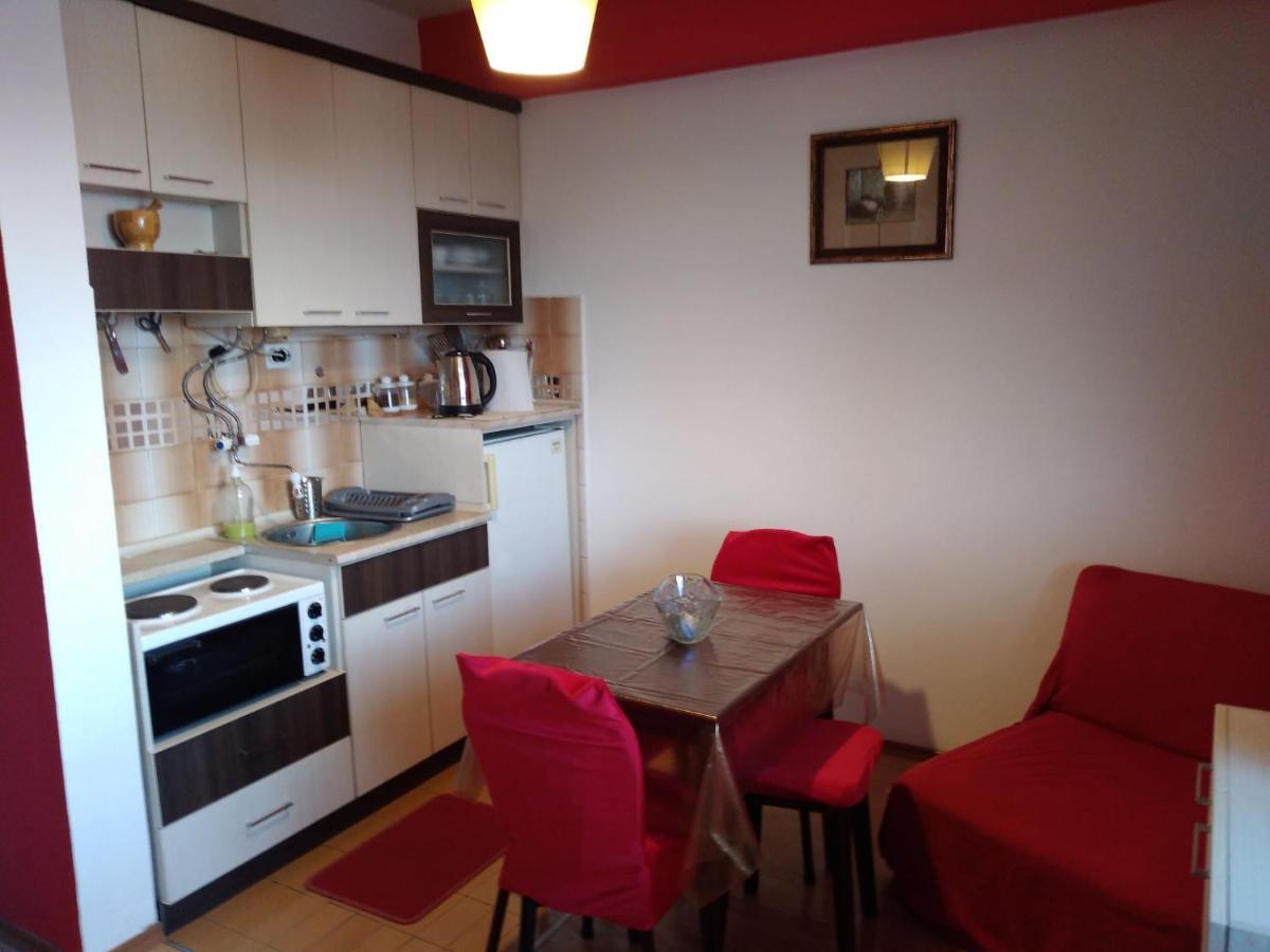 Skopje City Center Red Apartment Exterior photo